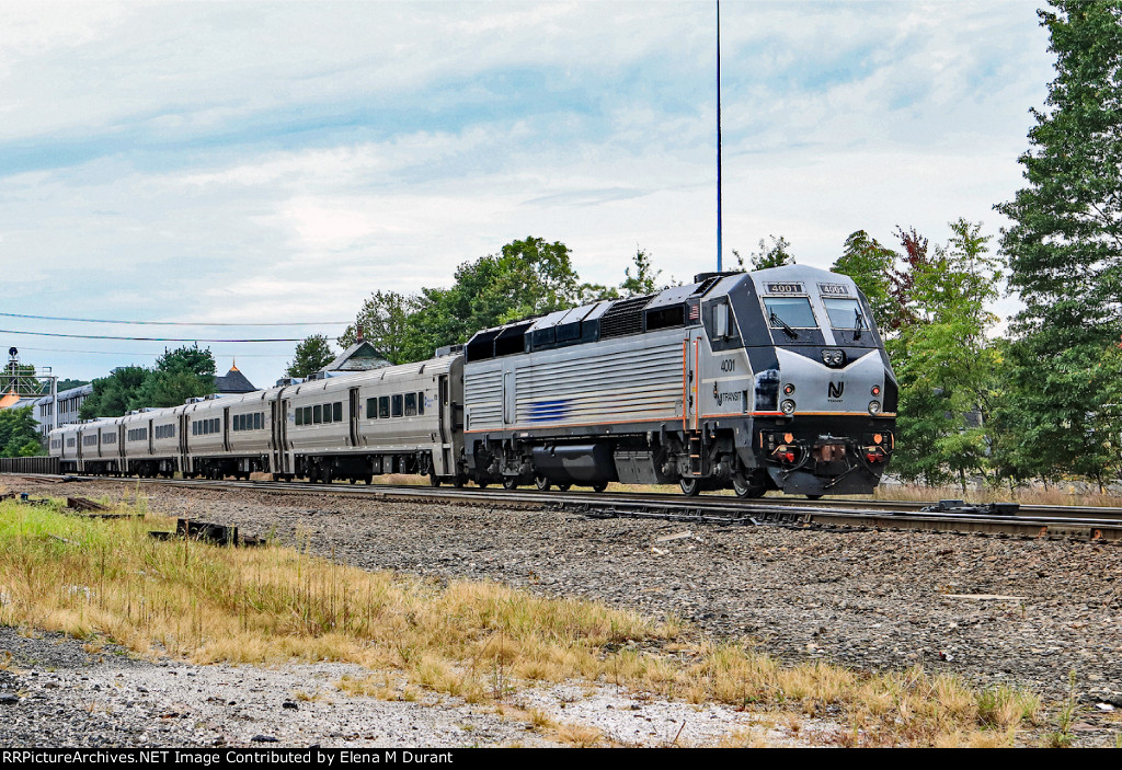 NJT 4001 on train 1116